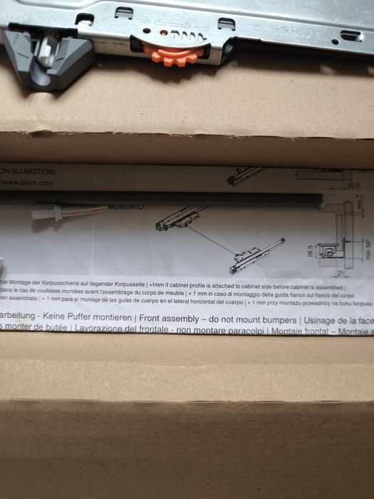 Продам мебельные направляющие blum