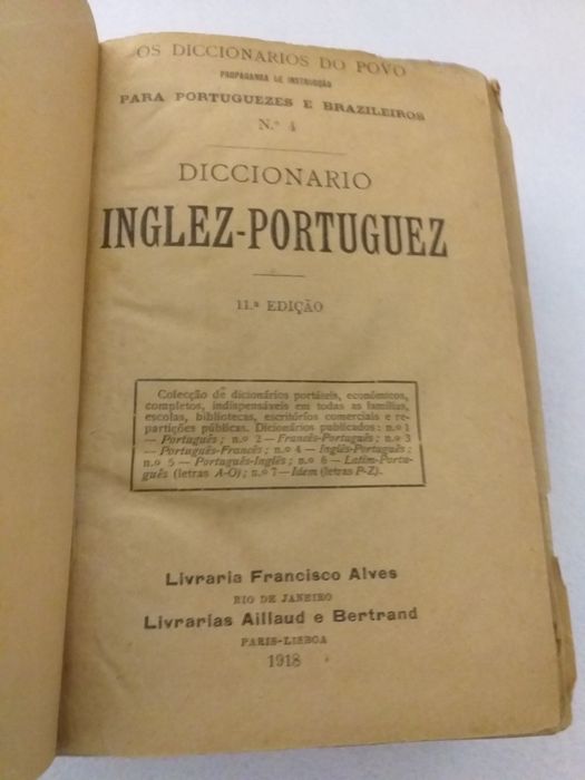 Dicionário inglês português, de 1918, com 920 páginas e med. 16X11X25,