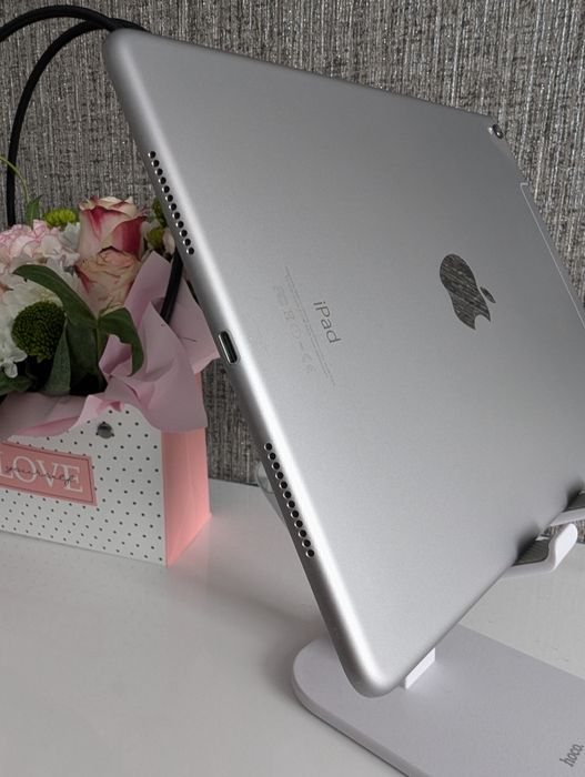 Apple iPad pro 9.7 на 32 GB LTE #138