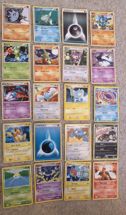 Conjunto de 45 cartas Pokémon antigas
