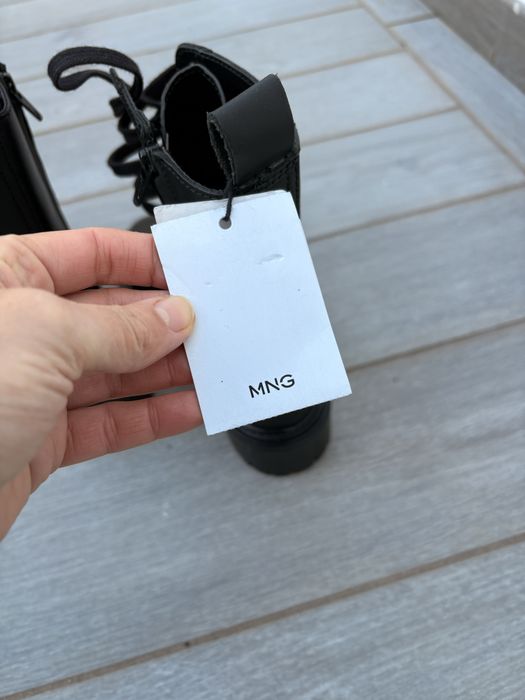 Botas pretas em pele MANGO [36]