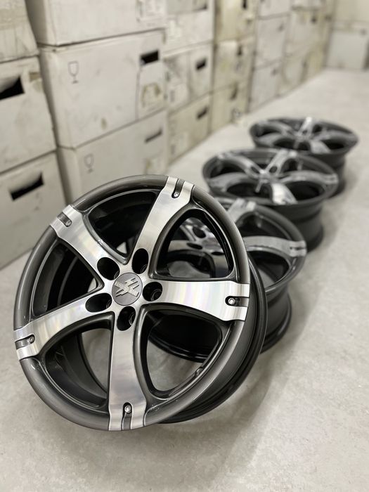 99 НОВЫЕ литые итальянские диски Fondmetal S.7500 5/100 r17