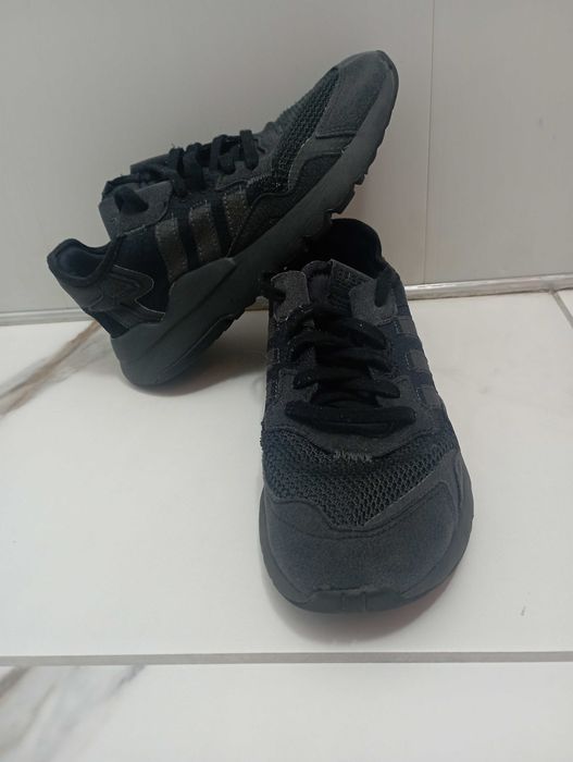 Кросівки Adidas у 32 розмірі