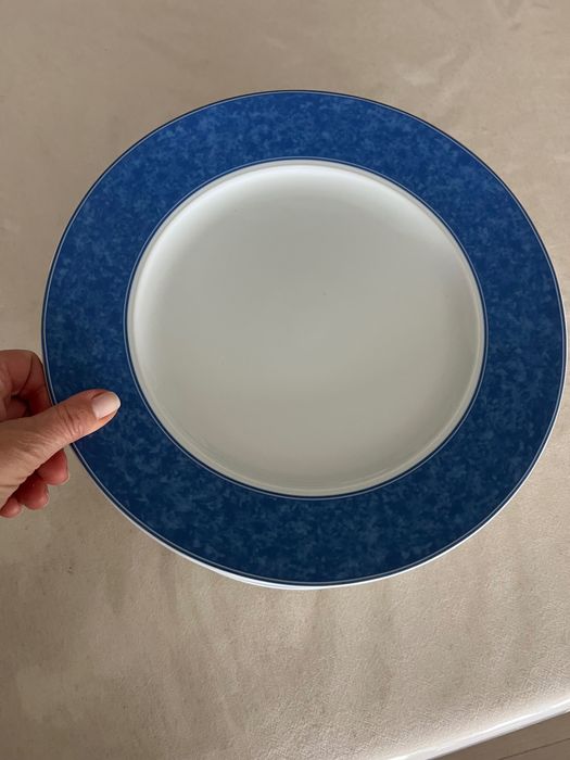 12 pratos rasos da marca Capeans Porcelana Espanha