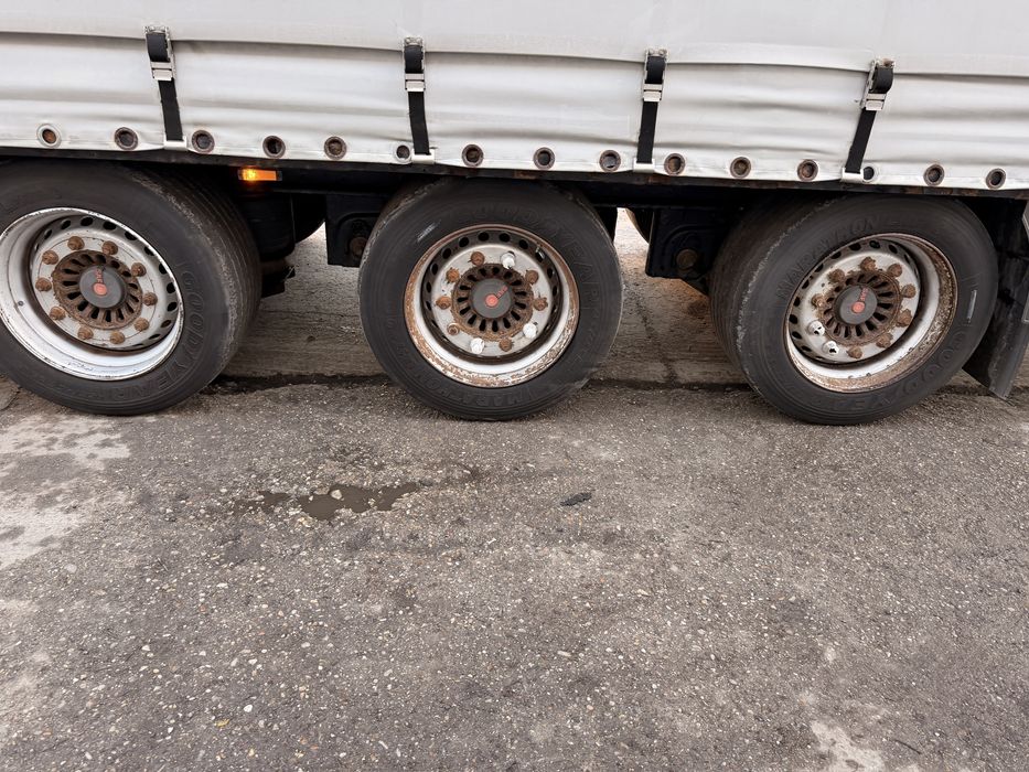 Naczepa Krone. Rok 2007-Osie Saf tarcza. Opony do jazdy. Mega