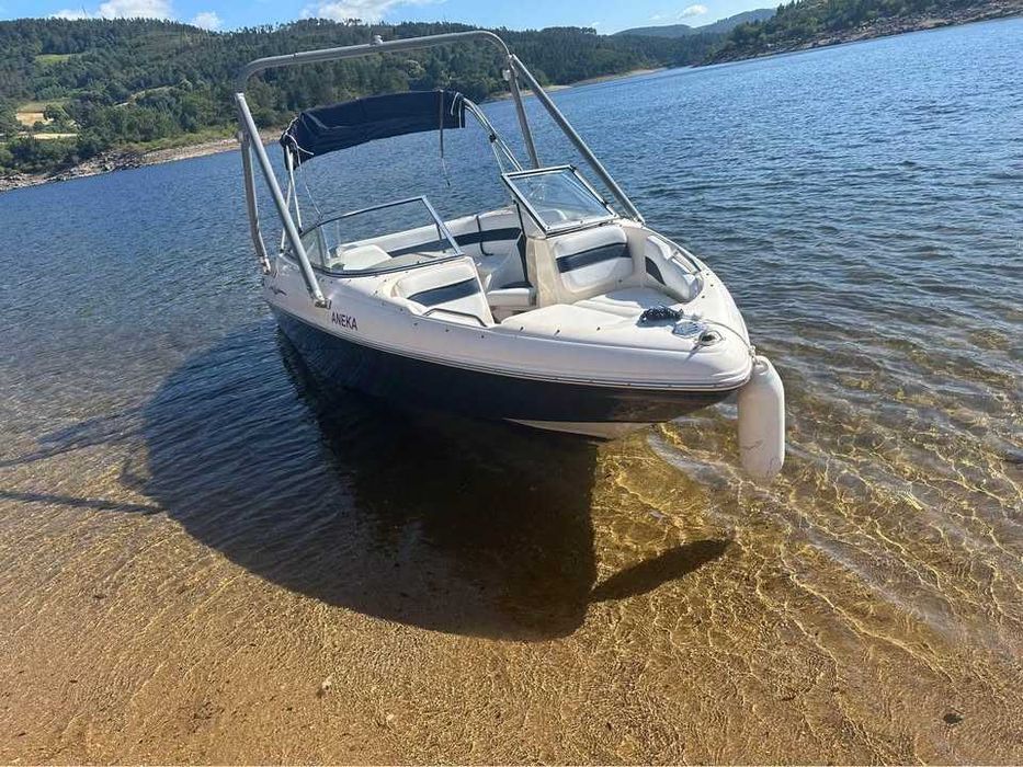 Barco lancha Rinker 192 Captiva 6MTS 2004 4.3 MERCRUISER 200CV