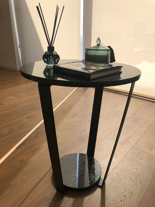 Mesa de Apoio Com Tampo Granito