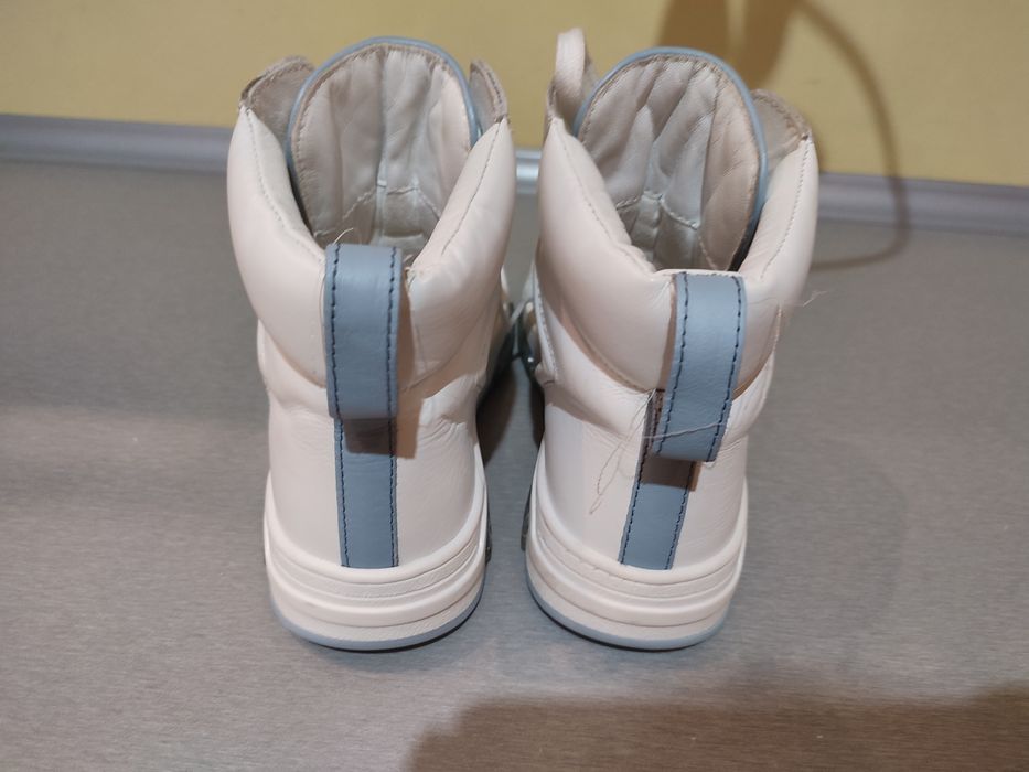 Sneakersy, buty wysokie BADURA r.36 (23 cm) ,całe ze skóry, stan ideal