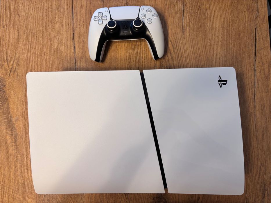 Konsola PS5 Slim z napędem + kontroler CFI-2016