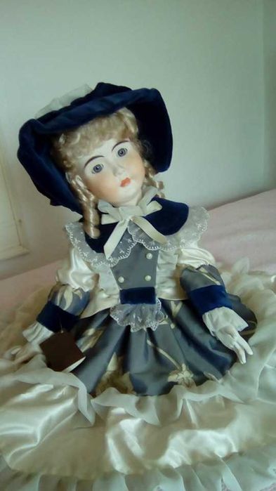 Boneca de porcelana Alda