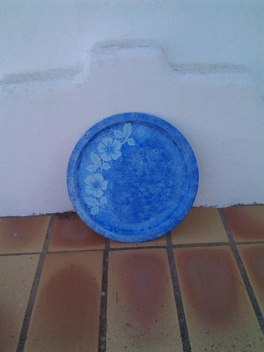 Bandeja de metal pintada á mão