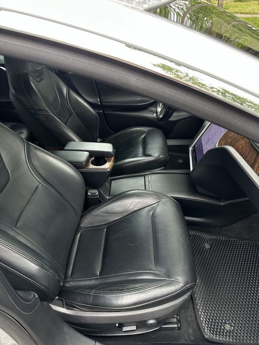 Tesla Model S  75 ( Тесла )