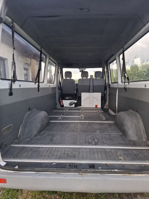 Przewóz do 8 osób lub transport rzeczy