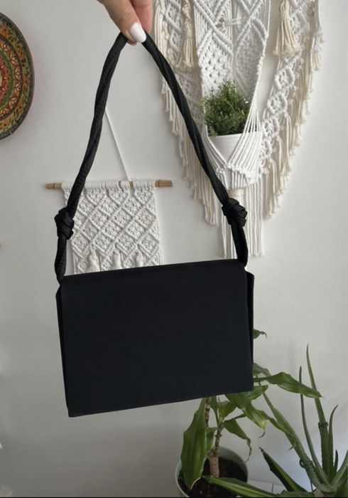 Clutch preta Roberta Molemaar