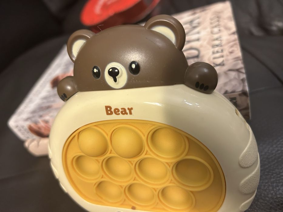 Zabawka bear pamieciowa popit grajaca stan idealna