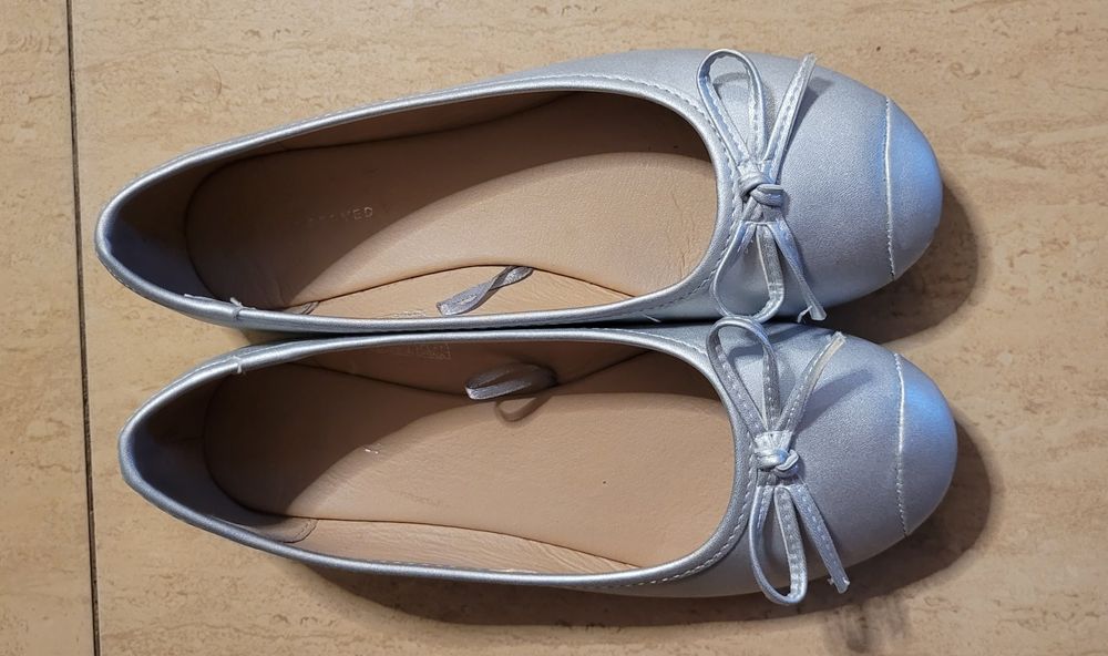 Srebrne balerinki 37 reserved na komunię rocznicę