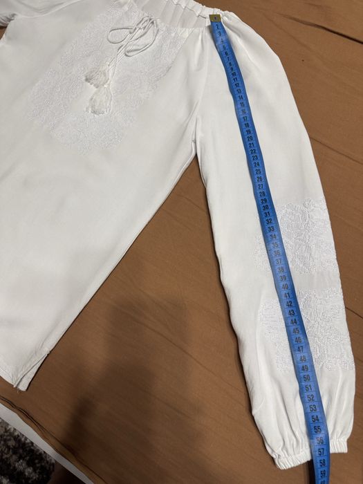 Продам вишиванку для дівчинки