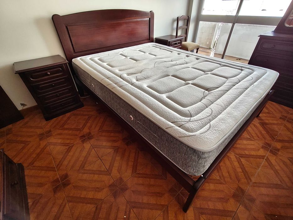 Mobília completa de quarto de casal