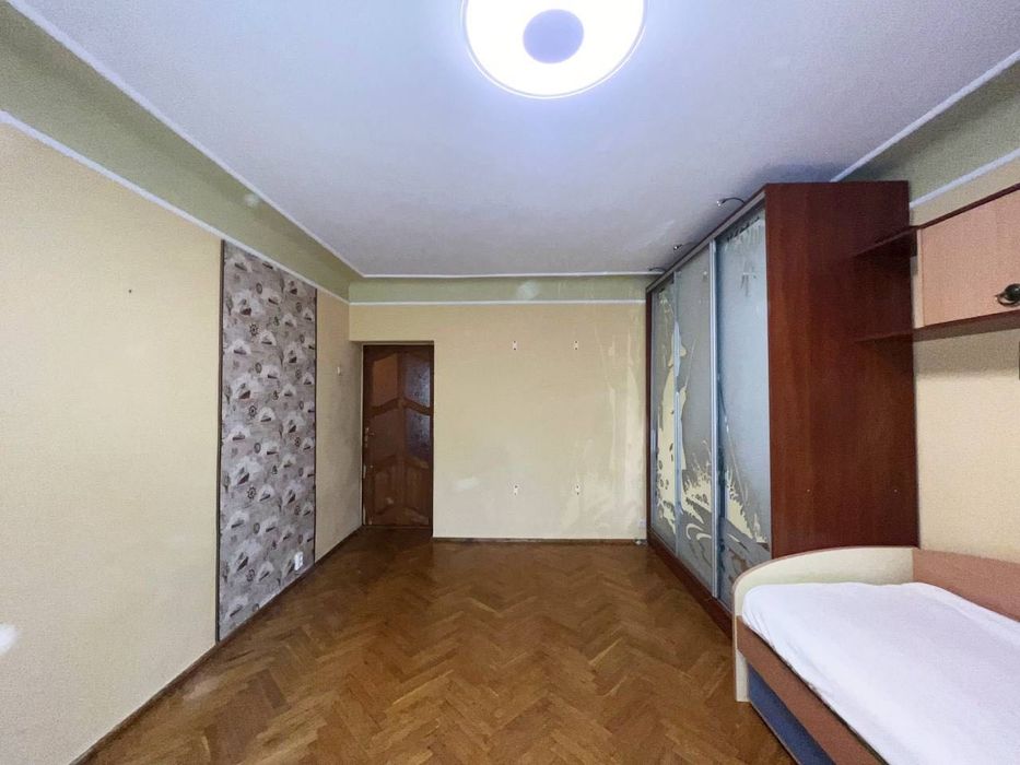 Продаж 3к квартири з якісним ремонтом неподалік центру міста