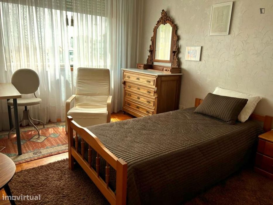 Quarto - localizado em Bonfim Porto