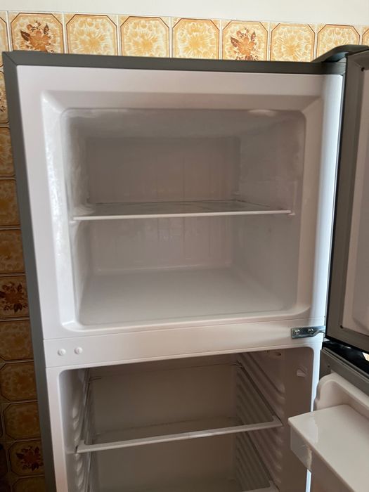 Frigorífico semi novo