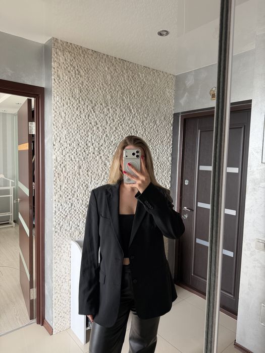 Чорний оверсайз піджак