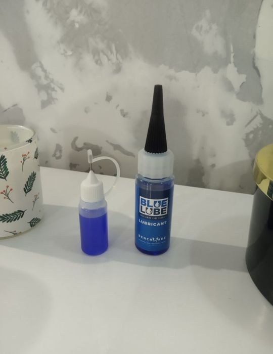 Benchmade blue lube. Мастило