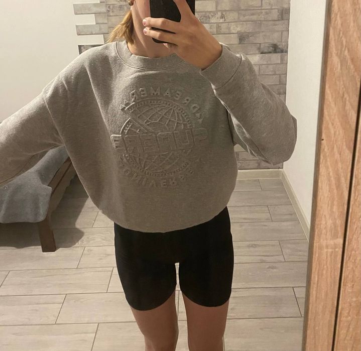 Сіре худі з довгими рукавами