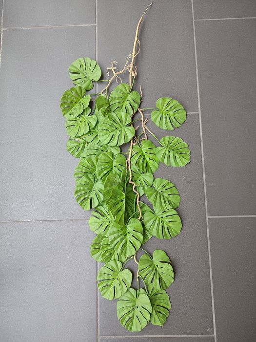 Girlanda ze sztucznej monstery, długość całkowita 98 cm