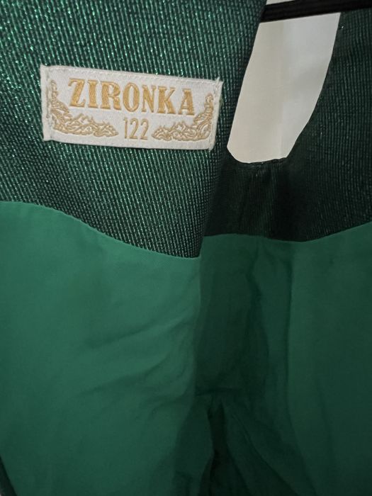 Святкова сукня на дівчинку