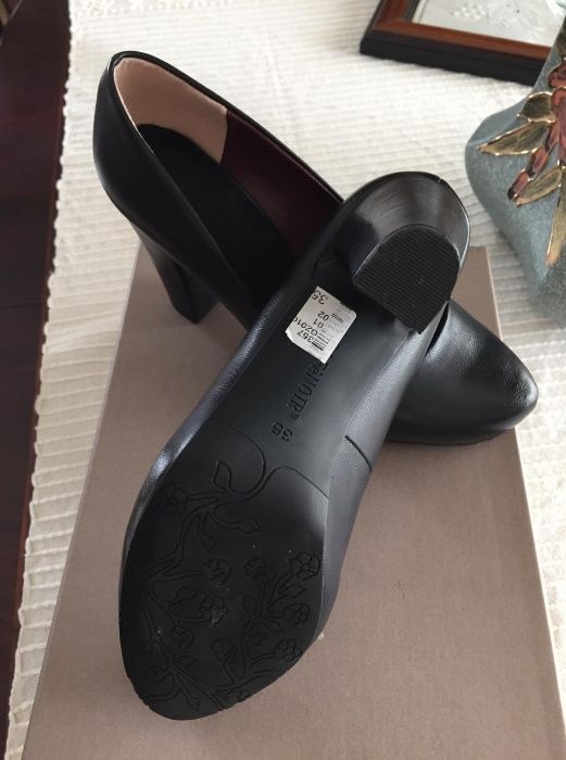 Sapatos em pele [CAFèNOIR]