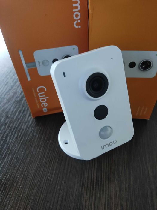 Камери у наявності дві шт. Відсутній один зарядний пристрій