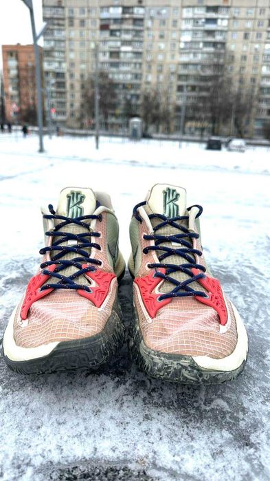 Nike Kyrie 4 Low  [US 11|29 cm]
