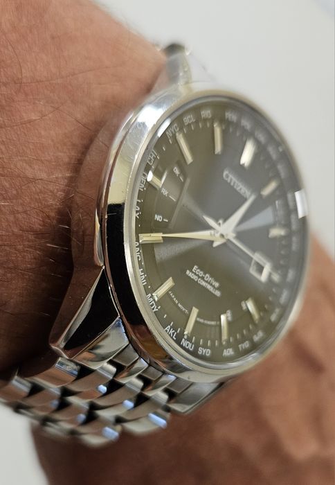 Zegarek męski CITIZEN Eco-Drive Radio Controlled CB0150-62L (3)