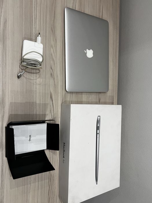 Macbook Air I7 8 RAM/256gb  stan BD