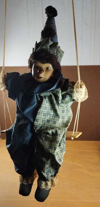 Boneco Palhaço Baloiço Suspenso