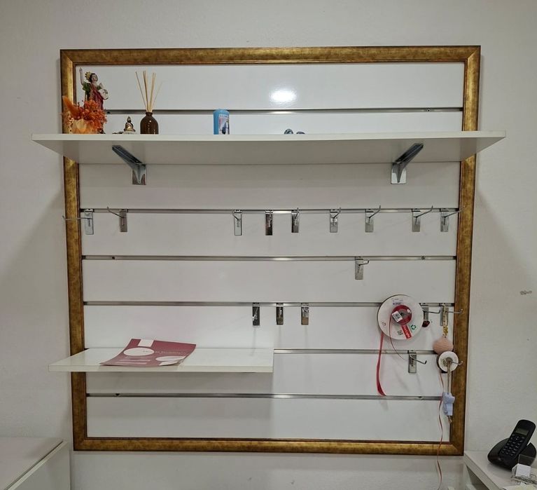 Paineis exposição com molduras