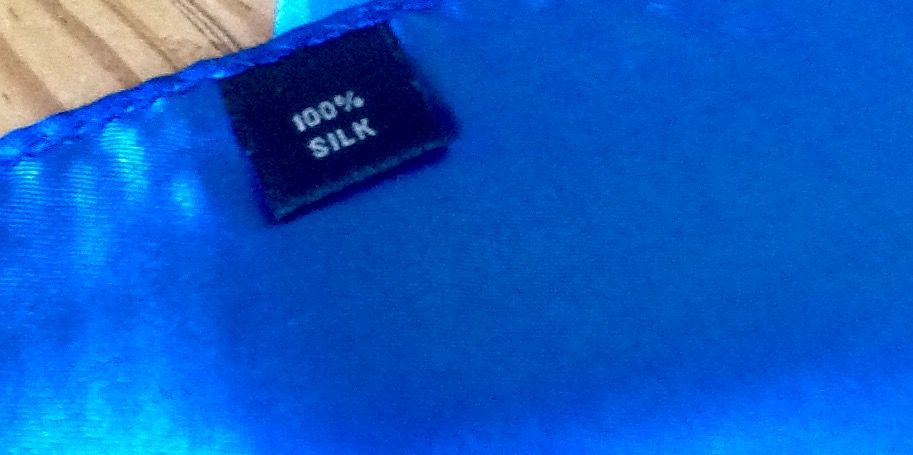 Lenço de seda em tons de azul,novo