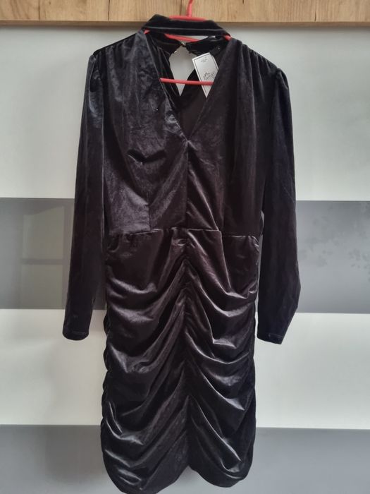 Sukienka welurowa mohito