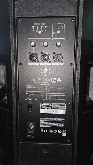 coluna makie thump 12A 1300w
