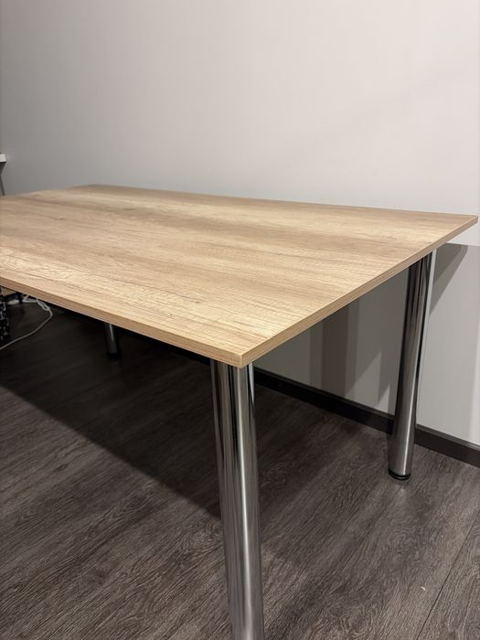 Stol dodatkowy, odkrecane nogi