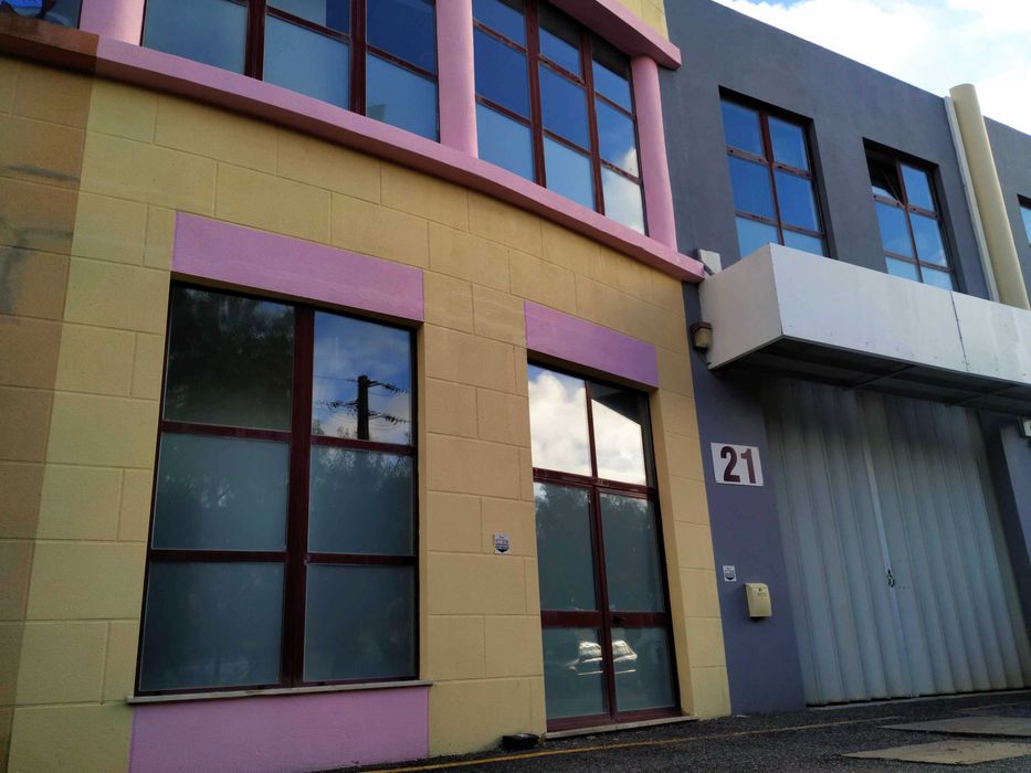 1 Armazém - Condomínio Linhó