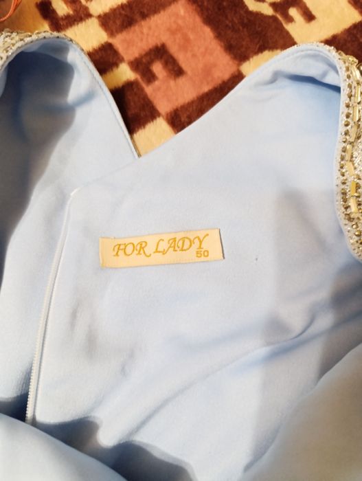 Продам шикарное платье.