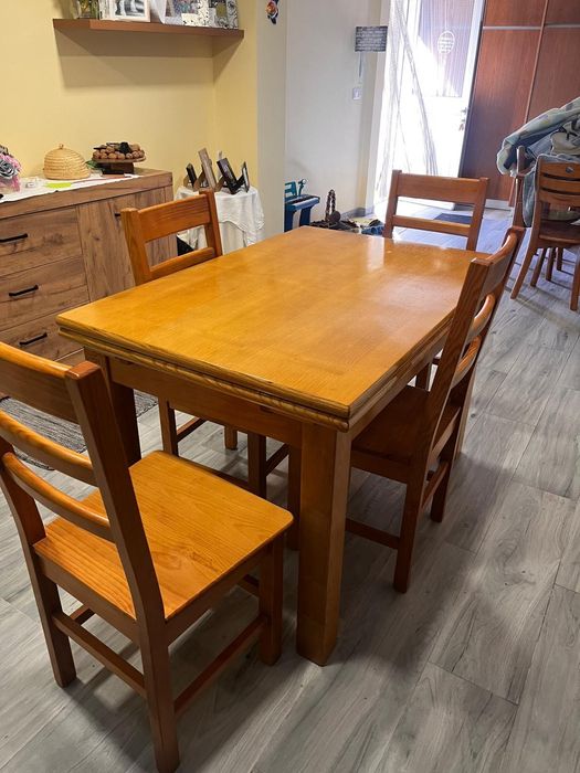 Mesa de cozinha extensível + 4 cadeiras