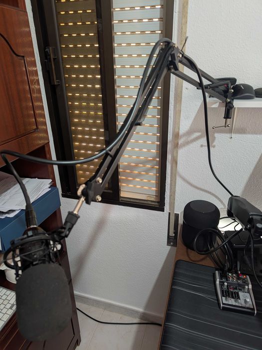 Kit Microfone Condensador + Braço + Shock Mount (Praticamente Novo)