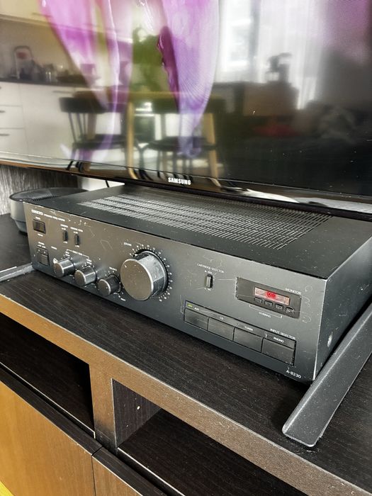 Wzmacniacz Onkyo A8230 (Amplituner)