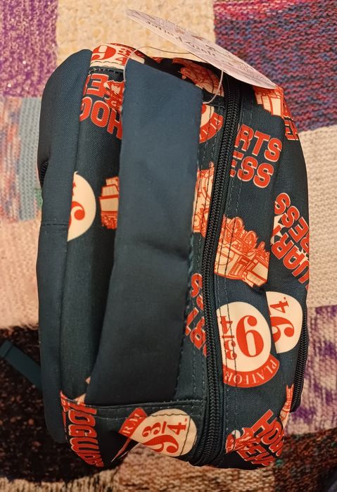 Mochila Harry Potter
Nova.
24Lts 
Conforme as fotografias.