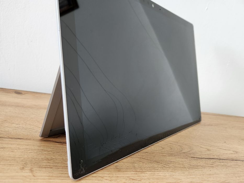 Microsoft Surface Pro 5 (1807) LTE | i5-7300U | 8GB RAM | 256GB SSD