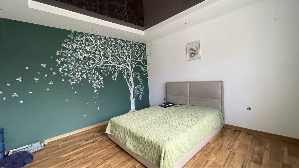 Продається будинок в мальовничій місцевості.Басейн.Сауна.Річка.