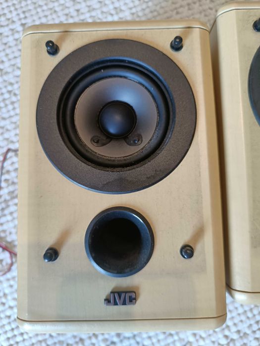 Wieża JVC UX-T770R z kolumnami i pilotem